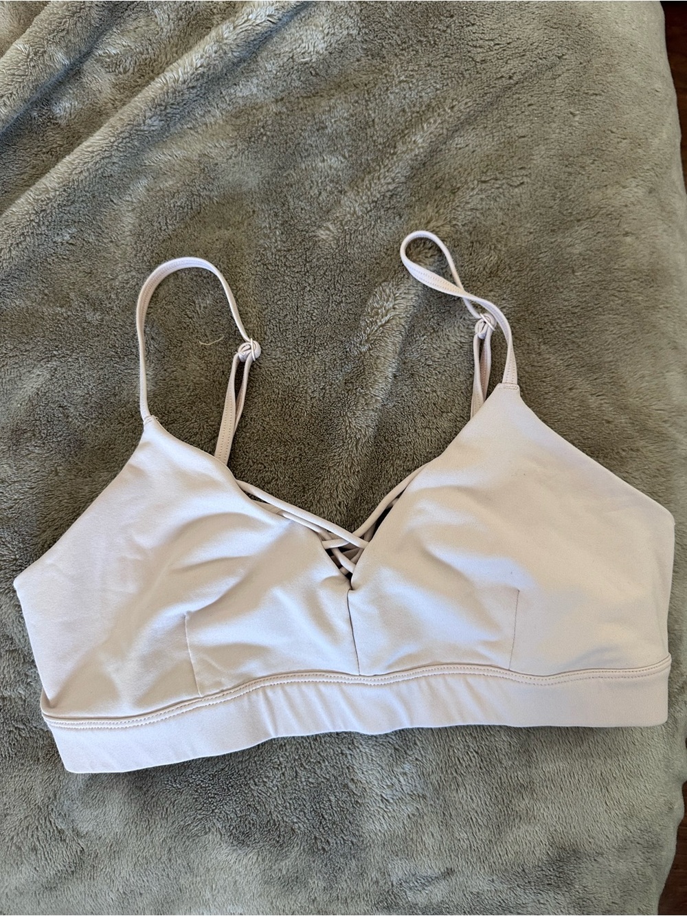 Alo interlace strappy sports bra
